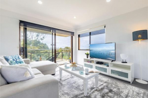 Intrepid 11 Absolute Beachfront Bliss